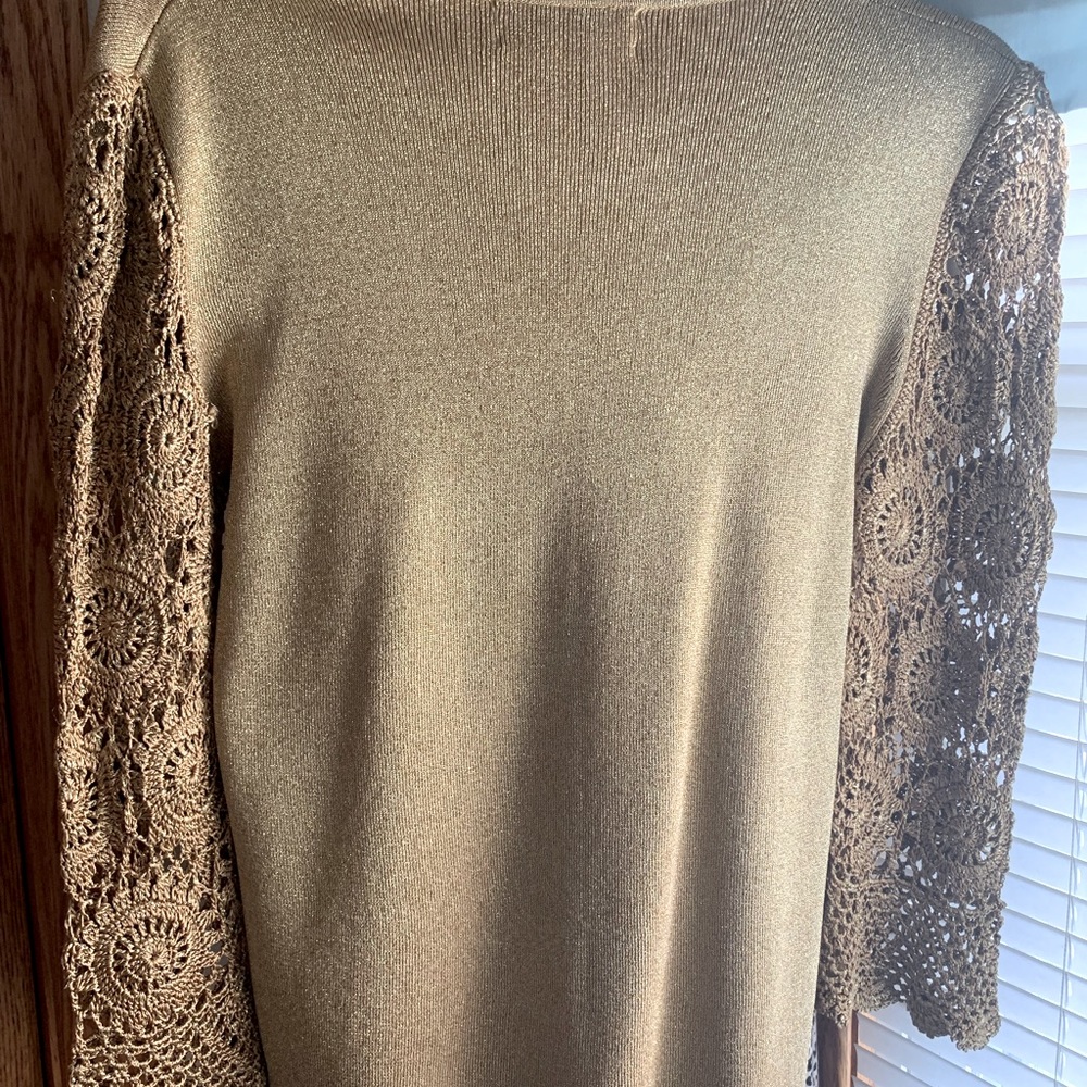 JosephA dressy lightweight sweater with stunning sleeves